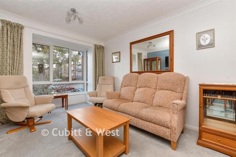 1 bedroom ground floor flat for sale, Oak Lodge, Sutton SM1