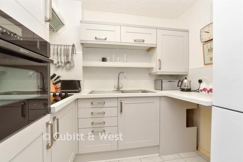 1 bedroom ground floor flat for sale, Oak Lodge, Sutton SM1