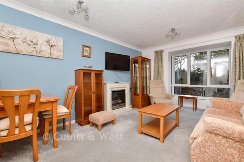 1 bedroom ground floor flat for sale, Oak Lodge, Sutton SM1