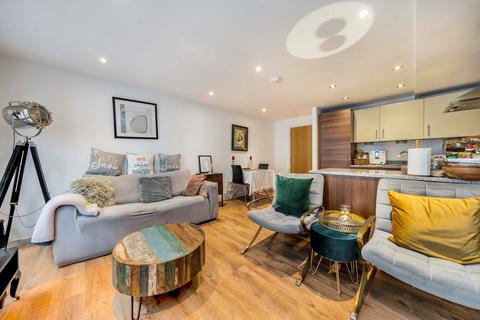 2 bedroom flat to rent, Steward Street, London E1