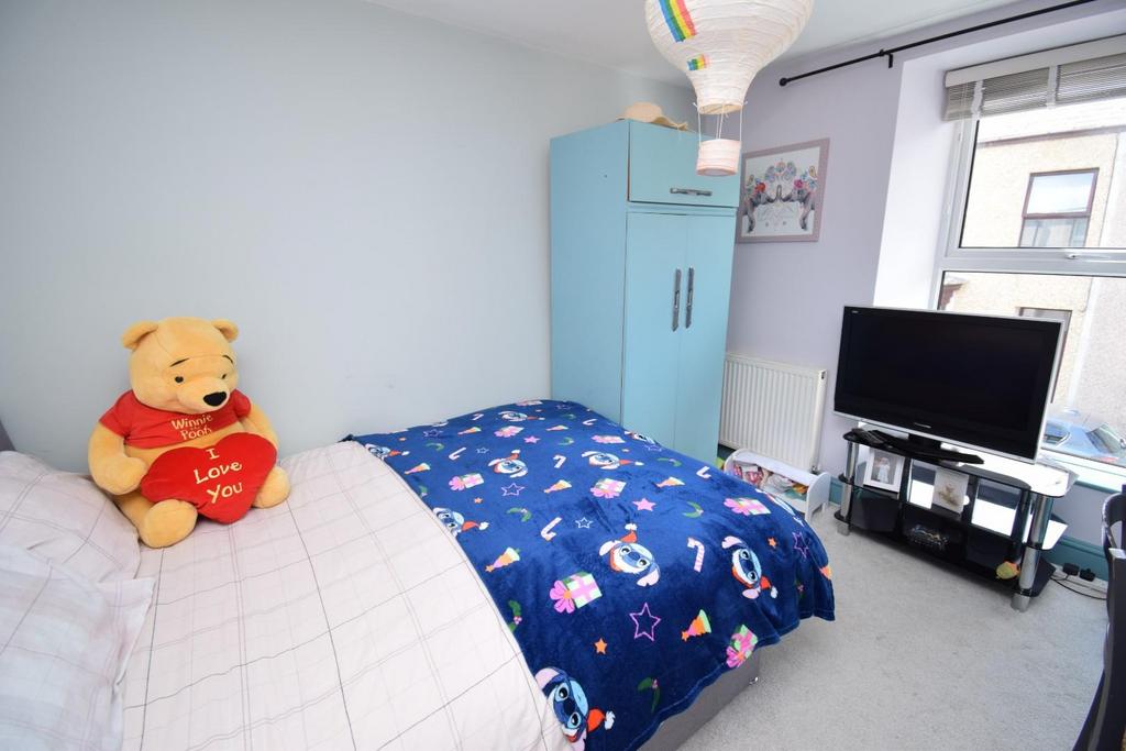 Bedroom 1.JPG