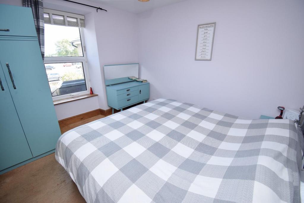 Bedroom 2.JPG