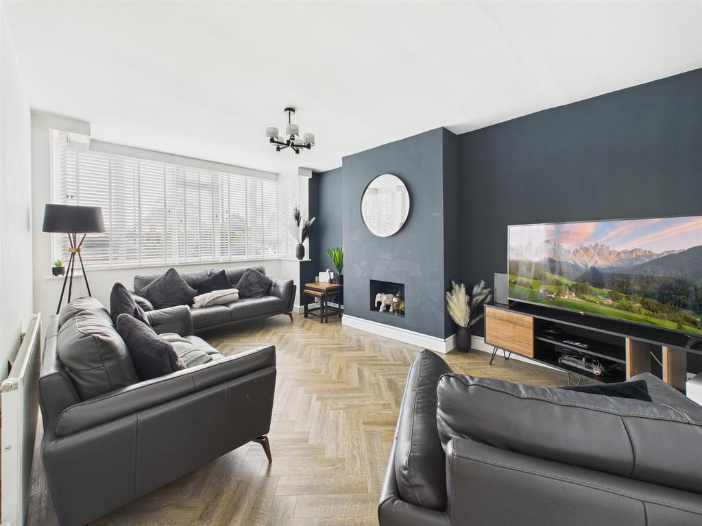 CAM03736 G0-PR0205-STILL002.jpg