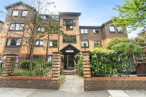 3 bedroom flat for sale, Blyth Road, BR1