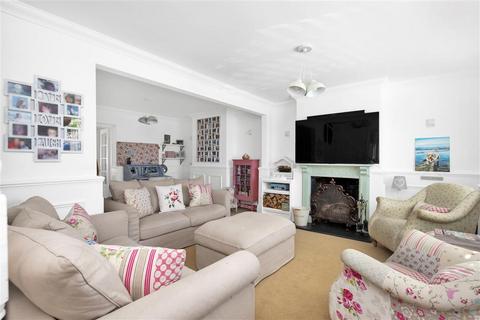 3 bedroom semi-detached house for sale, Old London Road, TN14