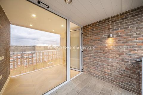 undefined, Maple Path, London, E5