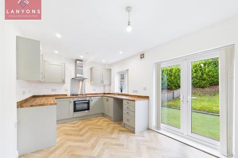 undefined, Clos YstradFechan, Treorchy, Rhondda Cynon Taff, CF42