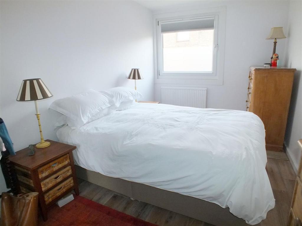 Bedroom 1.jpg