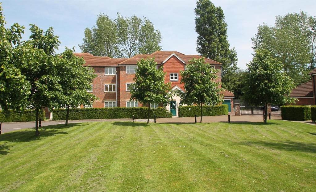 51 Whitehead Way.jpg