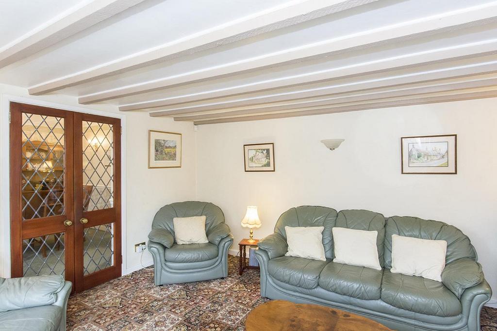 Sitting Room Photo 2