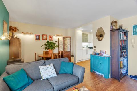1 bedroom flat for sale, The Grainstore, Royal Docks, E16