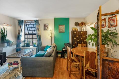 1 bedroom flat for sale, The Grainstore, Royal Docks, E16