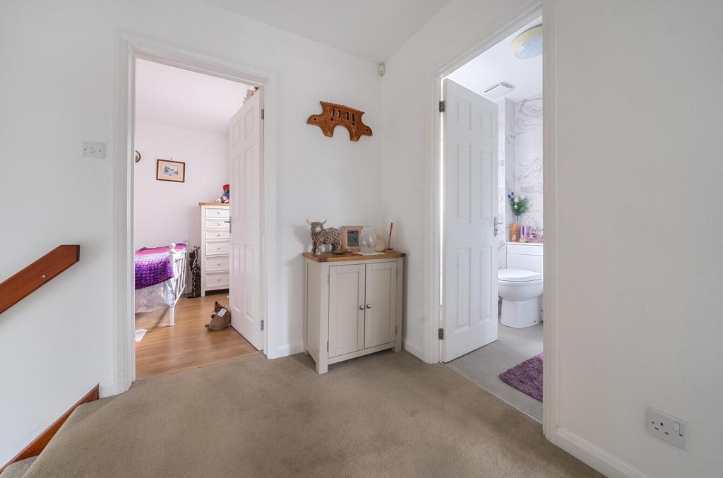 1383293 4 6924568...