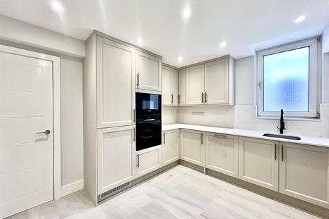 undefined, Wheatlands, Heston TW5