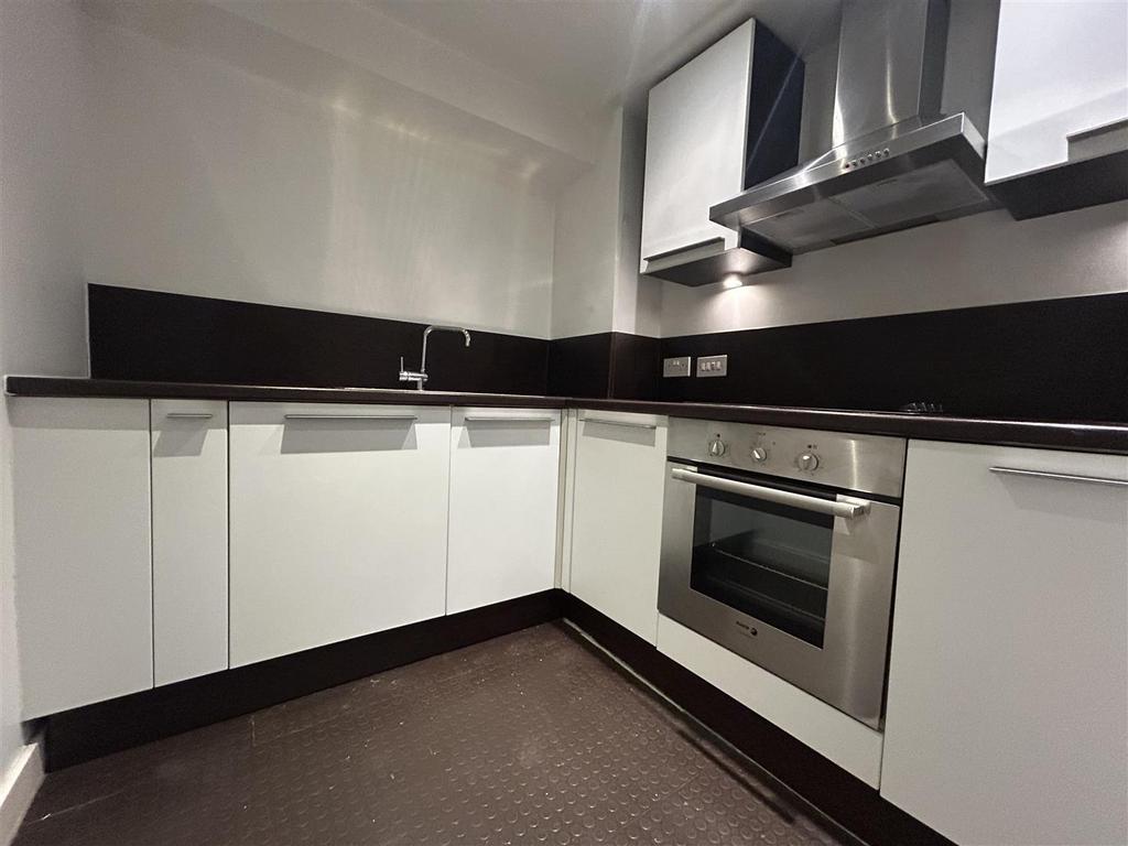 Kitchen (2).jpeg