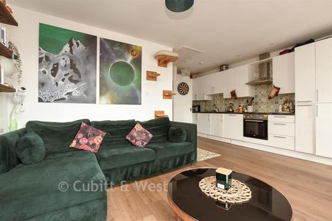 1 bedroom flat for sale, Chaldon Road, Caterham CR3