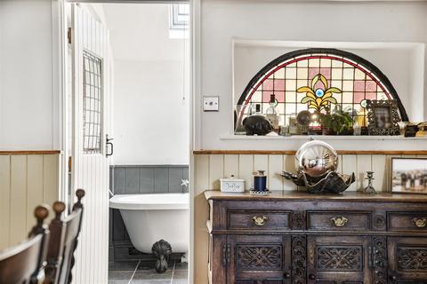 undefined, Michaelstow