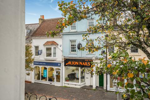 2 bedroom flat for sale, Loes Alley, High Street, Alton