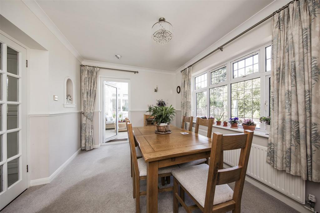 Connected Dining Room