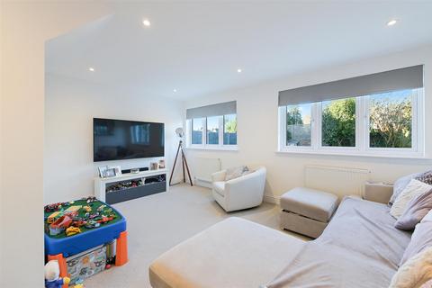 3 bedroom semi-detached house for sale, The Gables, Banstead