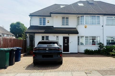 Mill Ridge, Edgware HA8