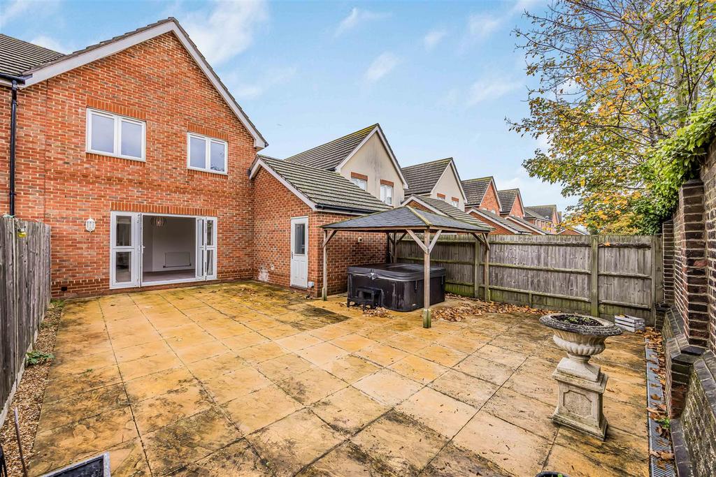 27 Guardians Way, Portsmouth-Small-Portico Marketin
