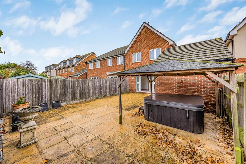 27 Guardians Way, Portsmouth-Small-Portico Marketin