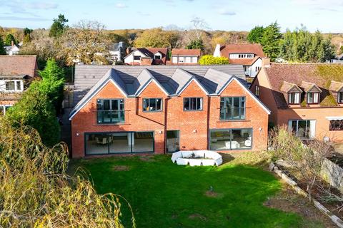 4 bedroom detached house for sale, Malthouse Lane, Earlswood, B94