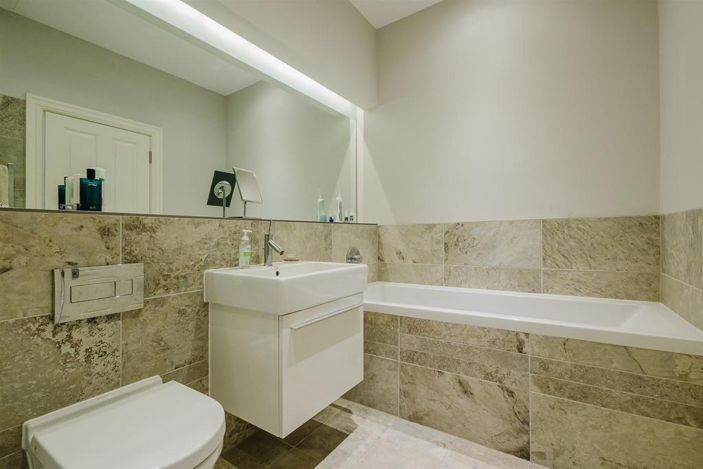 Bed 1 En Suite