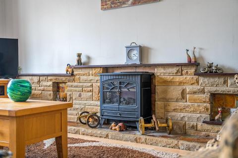 2 bedroom detached bungalow for sale, West Garth, Ulleskelf