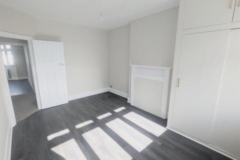 4 bedroom house to rent, Sunset Road, Herne Hill, London, SE5