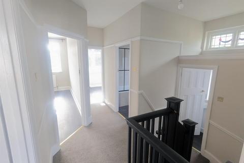 4 bedroom house to rent, Sunset Road, Herne Hill, London, SE5