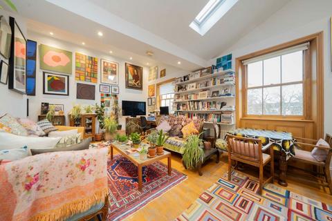 2 bedroom flat to rent, St. Georges Square, London SW1V