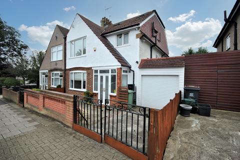 5 bedroom semi-detached house to rent, Kynaston Road Bromley BR1