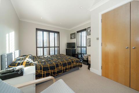 2 bedroom flat to rent, Bridge Wharf, Chertsey KT16