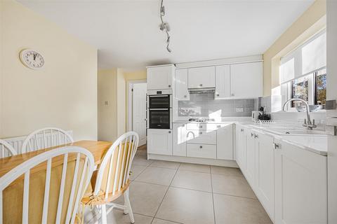 undefined, Hunters Chase, Caversham, Reading