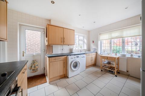 2 bedroom detached house for sale, Green Lane, Shepperton, TW17