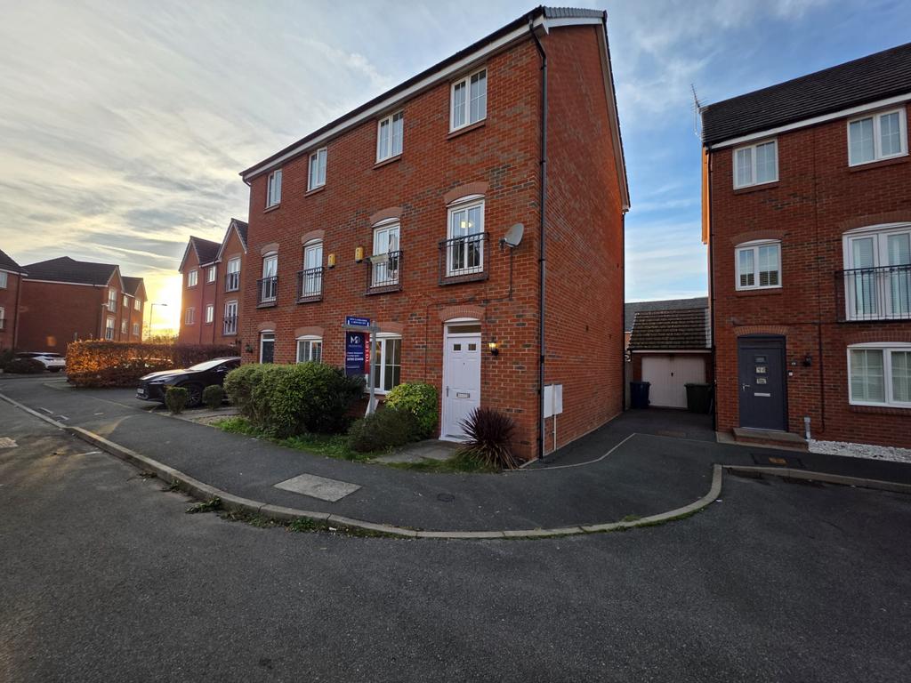 5 Bed Town House