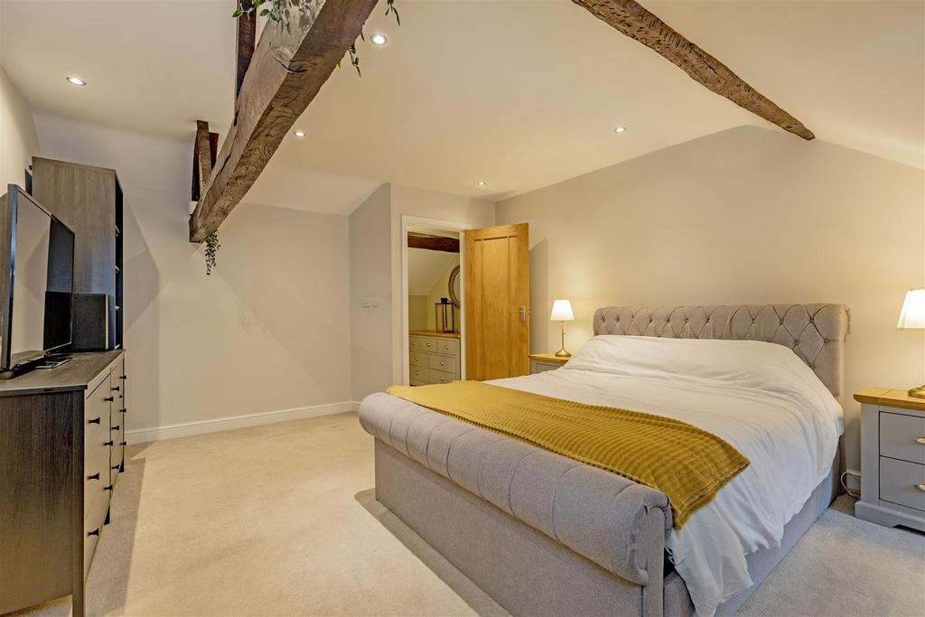 Bedroom 1-3.jpg