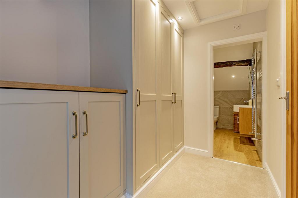 Dressing Room-1.jpg