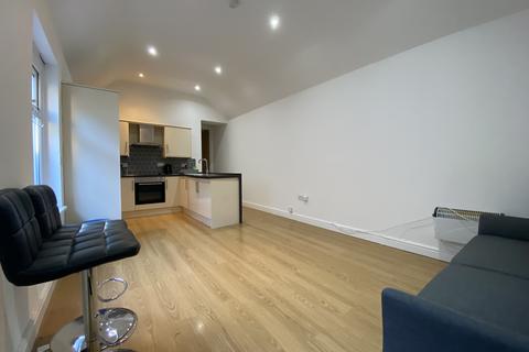1 bedroom flat to rent, City Road, Cathays,