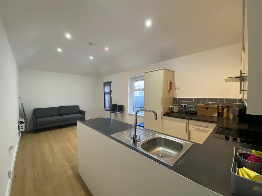 Lounge Kitchen-angle1