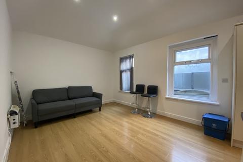 1 bedroom flat to rent, City Road, Cathays,