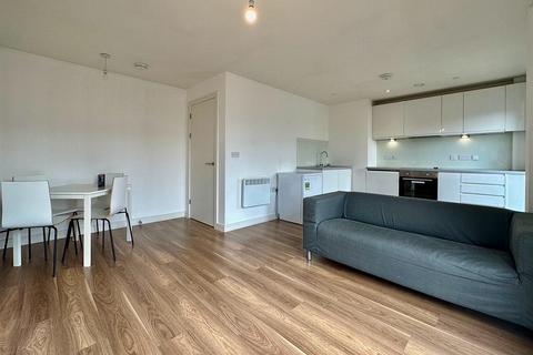2 bedroom apartment to rent, Slater Place, Liverpool L1
