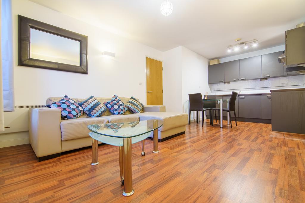 Open plan living/kit