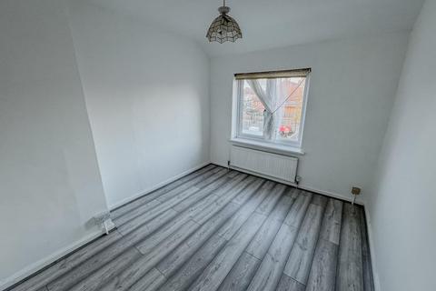 3 bedroom detached house to rent, Dagenham, Essex, RM9