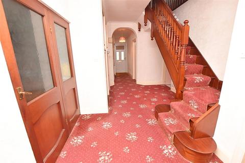 4 bedroom detached bungalow for sale, Louth Road, Grimsby DN33