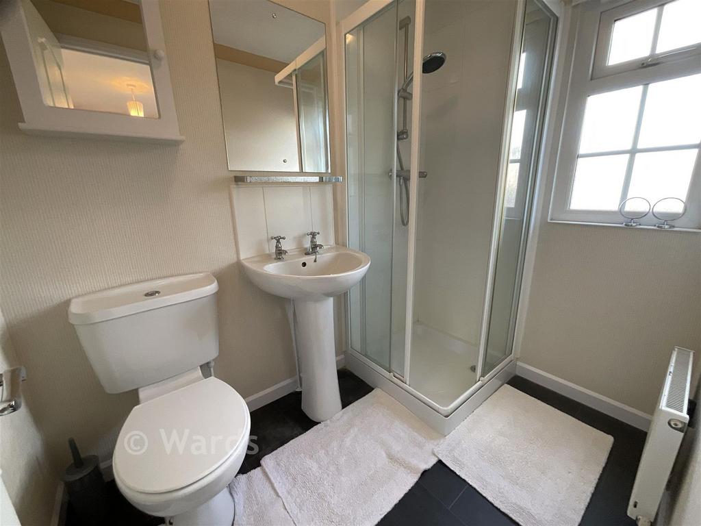 En Suite Shower Room Bed 1