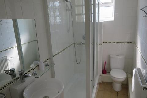 3 bedroom flat to rent, Cowley Road