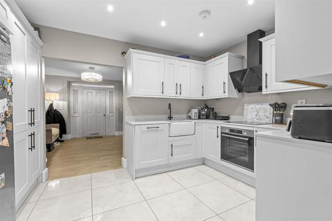 5 bedroom semi-detached house for sale, Rosebery Avenue, High Wycombe HP13